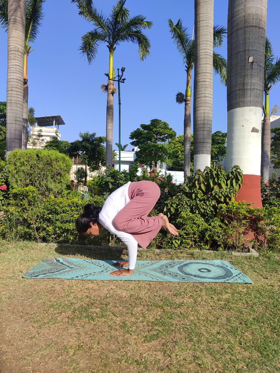KIAYOG yoga practice session